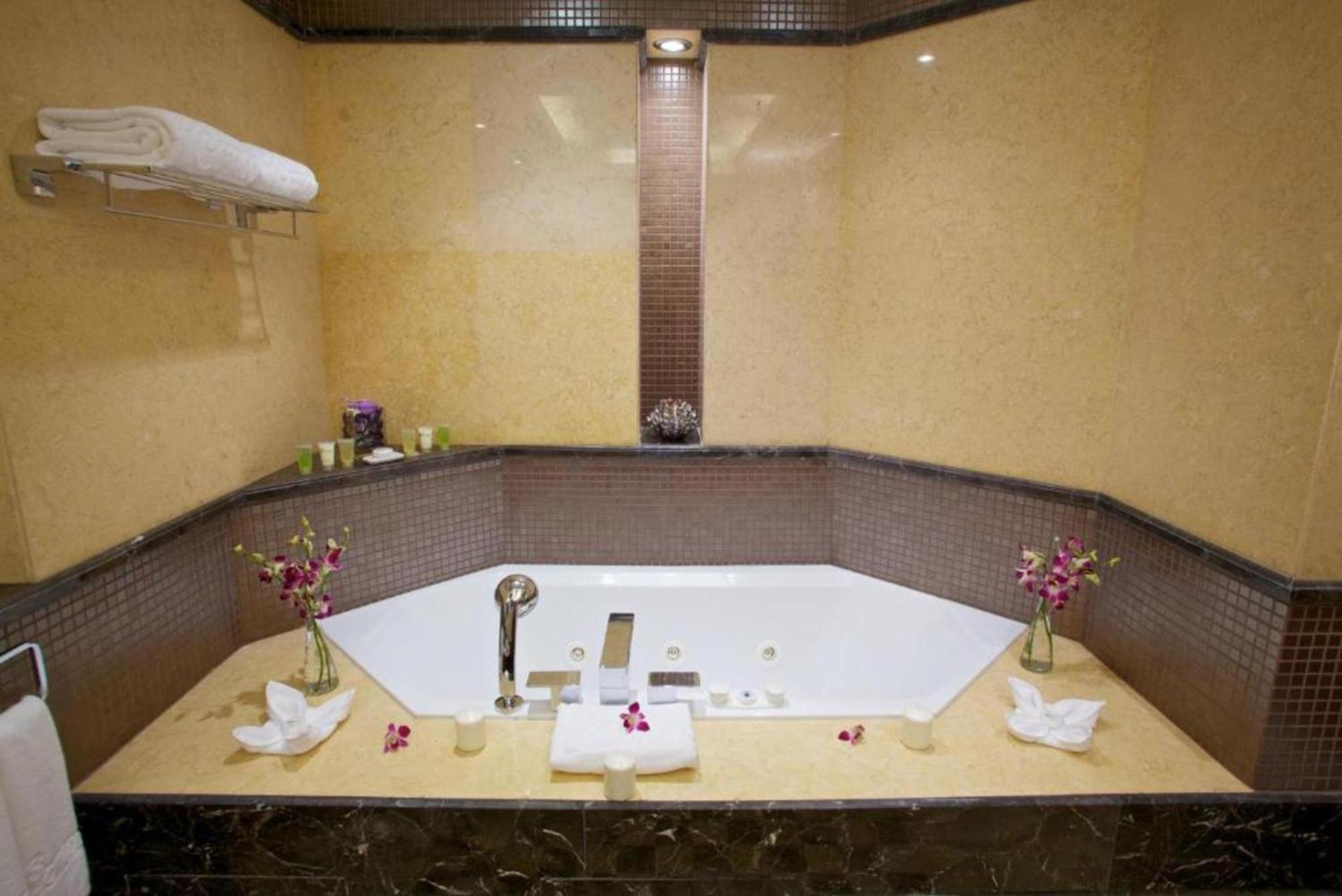 Dancenter Luxe Corniche Hotel Formerly Concorde Hotel Fujairah Luaran gambar